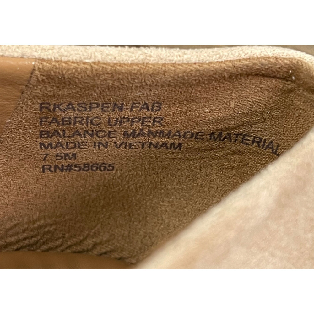 Nordstrom Rack Women's Aspen Flats Size 7.5 Light Tan Faux Suede Square Toe - Picture 11 of 12
